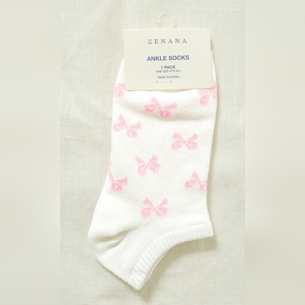 #942 ZENANA Breast Cancer Awareness 🎀 Ribbon Printed Socks (White w/ Pink)
